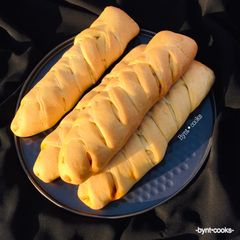 A picture of Chicken bread.