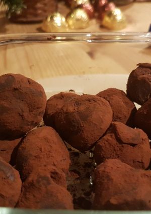 A picture of Cyril Lignac’s Chocolate Truffles.