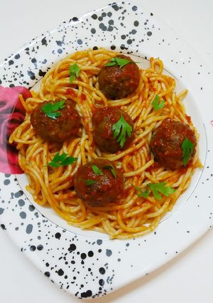 صورة لوصفة مكرونة اسباجتي بكرات اللحم 🍝