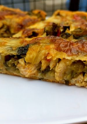 Una foto de Tarta de  Zapallitos y Pollo con Verduras