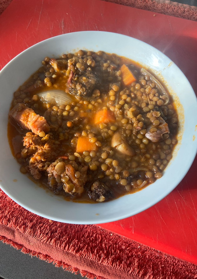Una foto de Guiso de lentejas en crudo