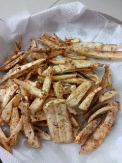 પેરી પેરી બનાના ફ્રેન્ચ ફાઈસ (Piri Puri Banana French Fries Recipe In Gujarati) રેસીપી મુખ્ય ફોટો