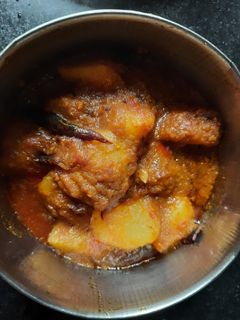 নিরামিষ আলুর দম(Niramish aloor dum recipe in Bengali) রেসিপির প্রধান ছবি