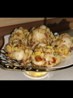 ड्राई फ्रूट्स मखाना लड्डू (dry fruits makhana ladoo recipe in Hindi) रेसिपी मुख्य फोटो