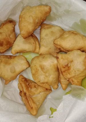 समोसा (Samosa recipe in hindi) रेसिपी मुख्य फोटो