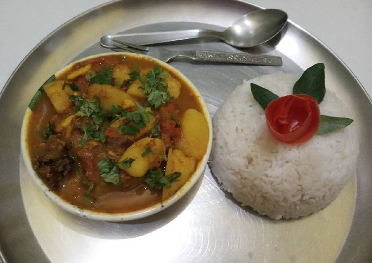 Recipe of Perfect Aloo bhaji and boiled rice