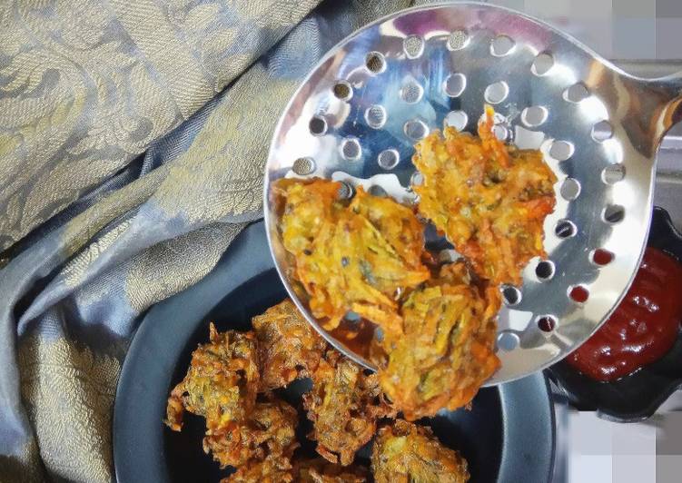 How to Make Any-night-of-the-week Lauer Khosha Bora/Bottle gourd fritters