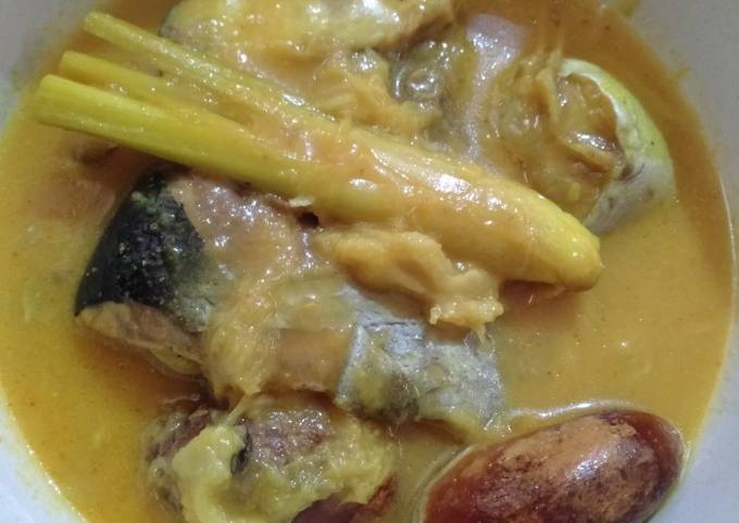 Ikan Patin Gulai Kuning Tempoyak