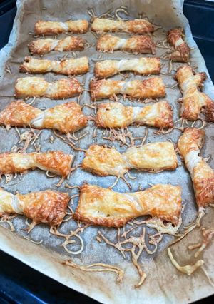 Leveles tésztából sajtos masni recept fotója