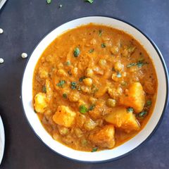 A picture of ALOO MATAR CURRY RECIPE | POTATO PEAS CURRY.
