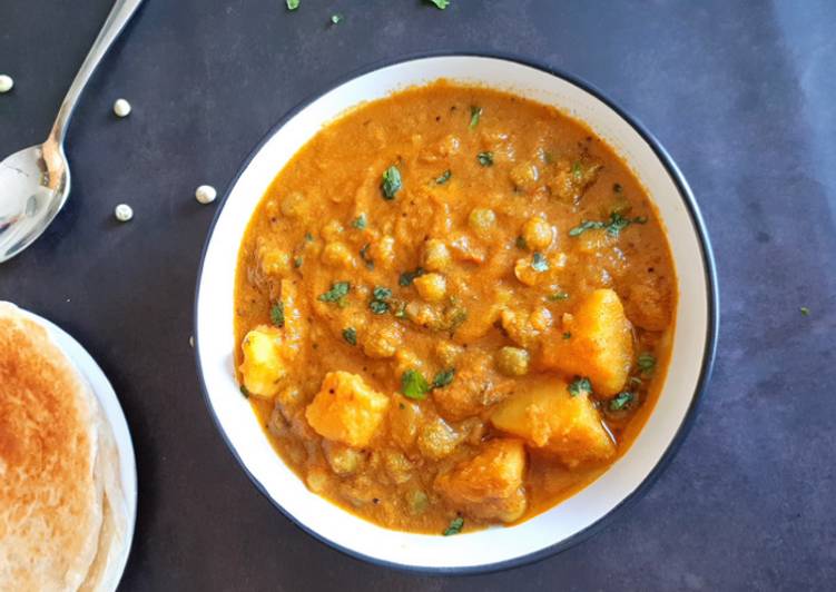 ALOO MATAR CURRY RECIPE | POTATO PEAS CURRY