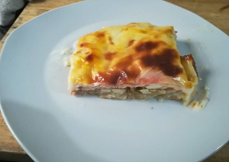 Pastel de papas relleno con carne