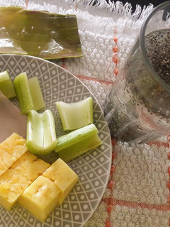 Una foto de Jugo de apio, piña, chía y sábila
