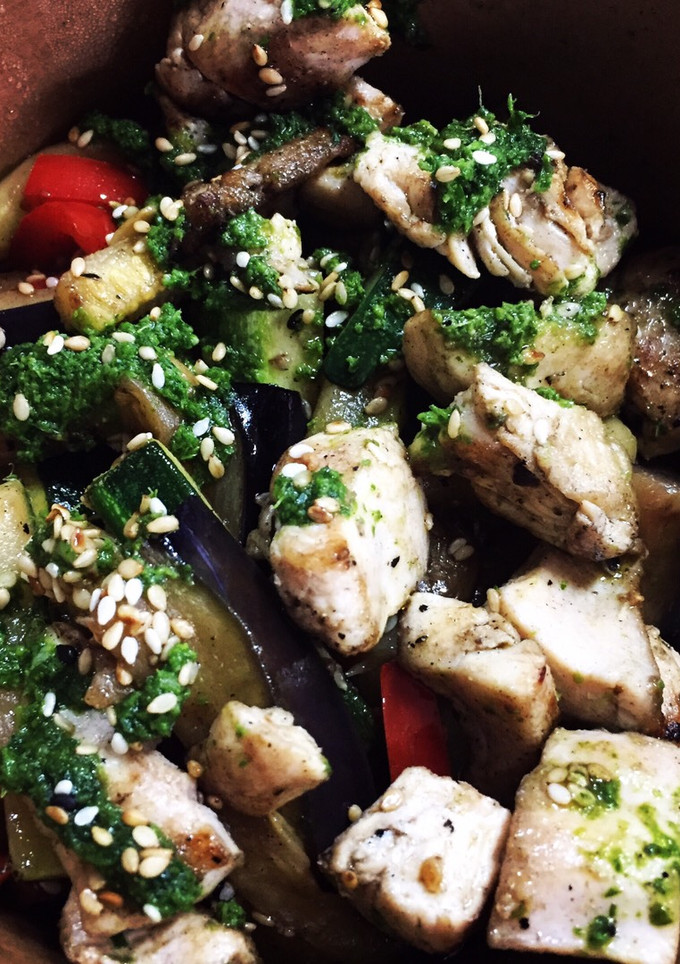 Una foto de Pollo con verduras salteadas Grez