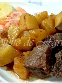 Foto de Guisado de carne de vaca com batatas coradas