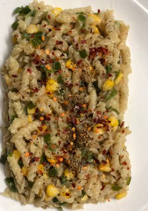 A picture of White Sauce Pasta.