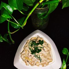 A picture of Fettuccine Alfredo Pasta 🍝.