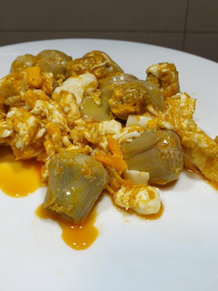 Una foto de Revuelto de alcachofas en escabeche