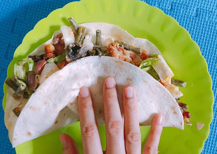 Cara Gampang Menyiapkan Burrito Mixed Salad yang mengenyangkan