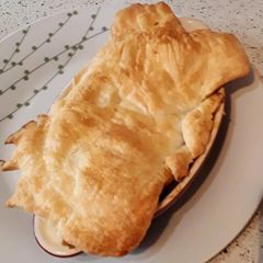 Seitan steak pie (vegan) A picture of Seitan steak pie (vegan).
