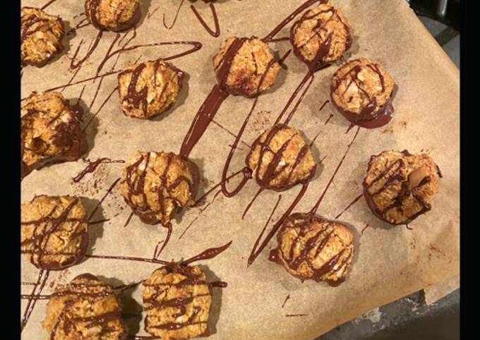 Chocolate dipped coconut macaroons