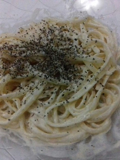 A picture of Fettuccine with cream cheese sauce.