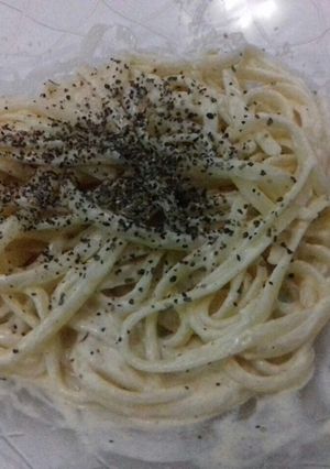 A picture of Fettuccine with cream cheese sauce.