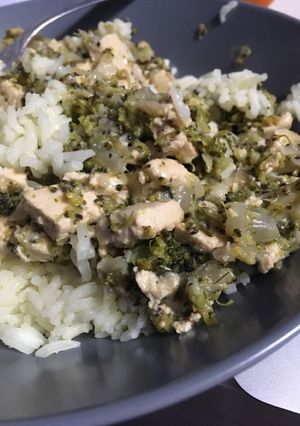Vegán tofus brokkoli szósz recept fotója