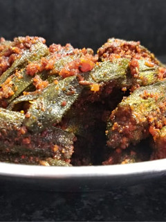 ભરેલા ભીંડા નું શાક(Stuff Bhinda Shaak Recipe in Gujarati) રેસીપી મુખ્ય ફોટો