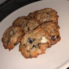 A picture of Vegan Oreo/Chocolate Cookies.