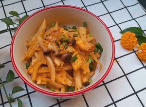 Hình của món Củ sắn xào nấm và đậu hũ.