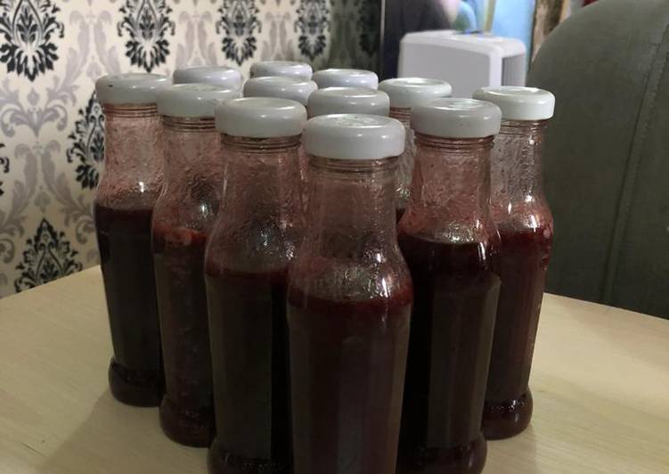 Recipe of Home made strawberry syrup in 21 Minutes for Mom