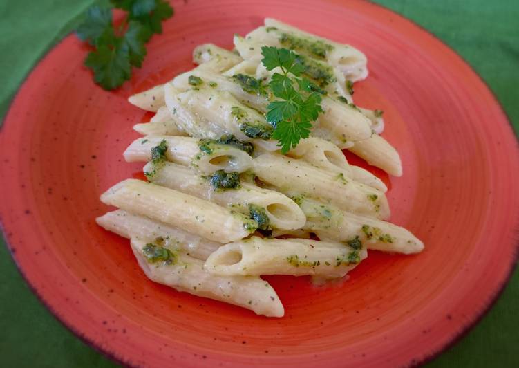 Penne Risottate alle Zucchine con Pesto di Prezzemolo e Pistacchi