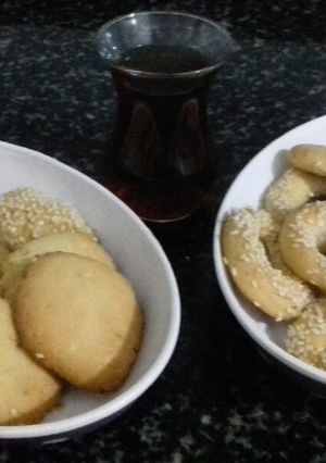 صورة لوصفة كوكيز بالهال والسمسم
