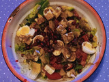 Ensalada con Huevos de Codorniz, Granada y Gorgonzola