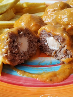 Una foto de Albóndigas rellenas de queso