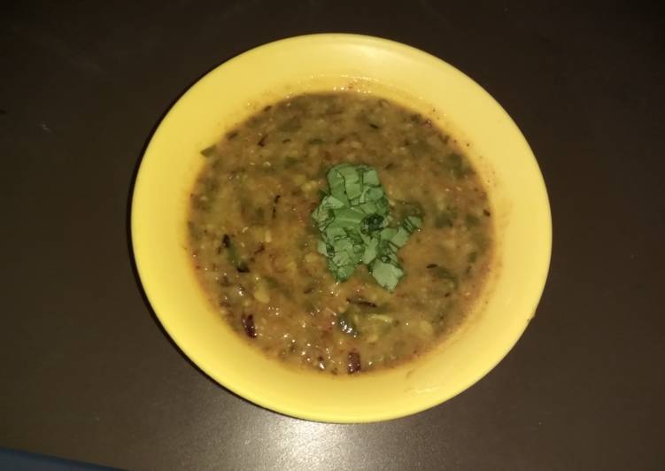 Steps to Prepare Perfect Split moong dal with palak