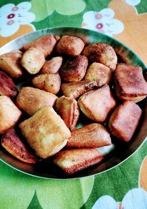 ময়দা ও সুজির স্ন্যাক্স (Maida o soojir snacks recipe in bengali) রেসিপির প্রধান ছবি