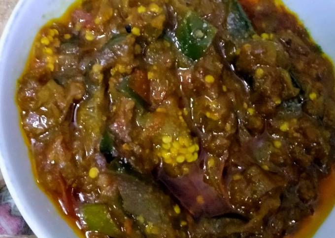 Hari Mirch aur Bengun sabzi Recipe by Sarah hussain - Cookpad