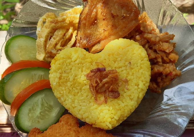 Nasi kuning magic com