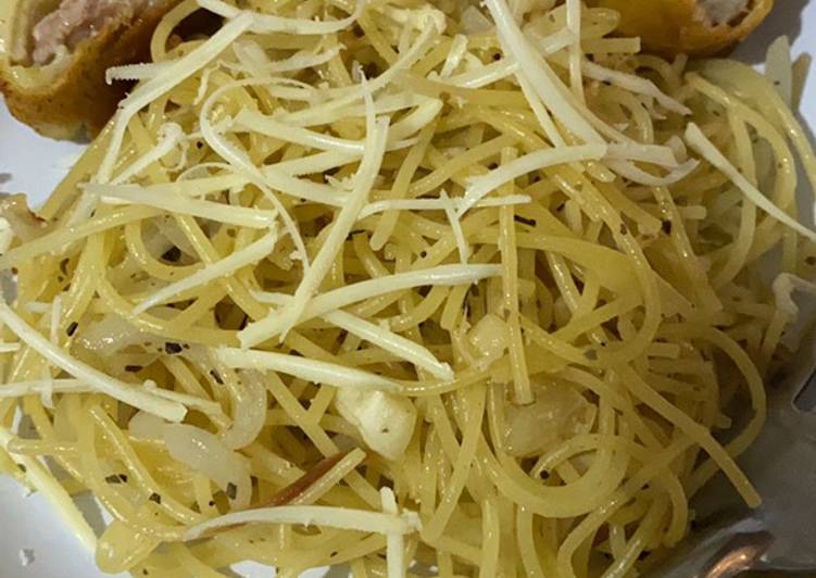 Spageti aglio olio praktis
