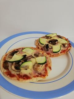 Una foto de Pita pizza 🍕