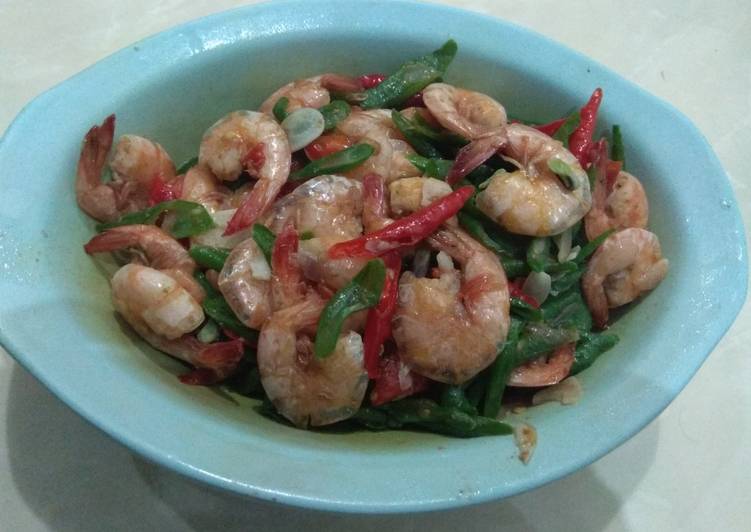 Tumis udang kacang panjang