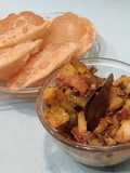 शुकतो सब्जी, लूची (shukto sabzi, luchi recipe in Hindi)