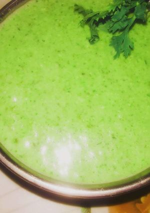 A picture of Tangy green chutney.