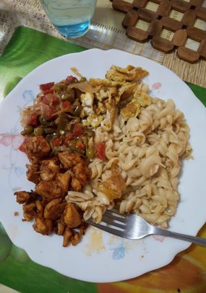 A picture of Chicken pasta.