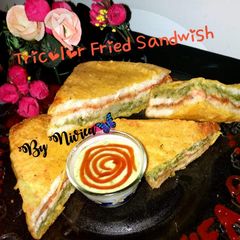 A picture of Tricolour fried Sandwish.