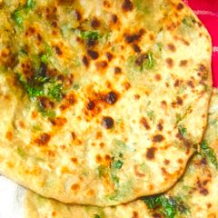 A picture of Methi Mooli Paratha.