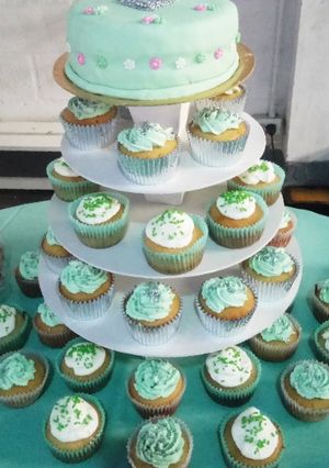 Una foto de Torre de Cupcakes