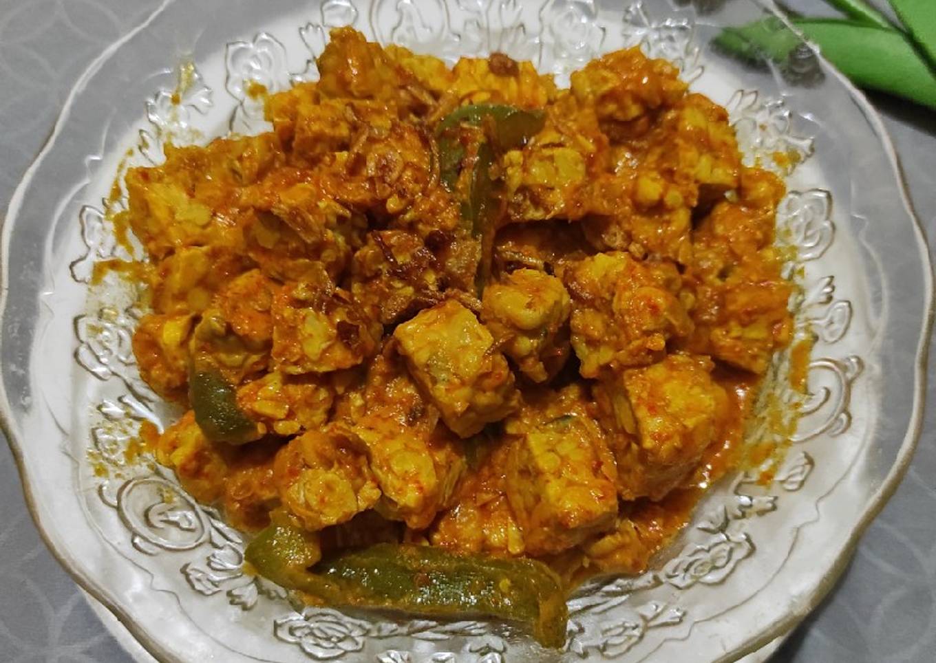 Momok Tempe